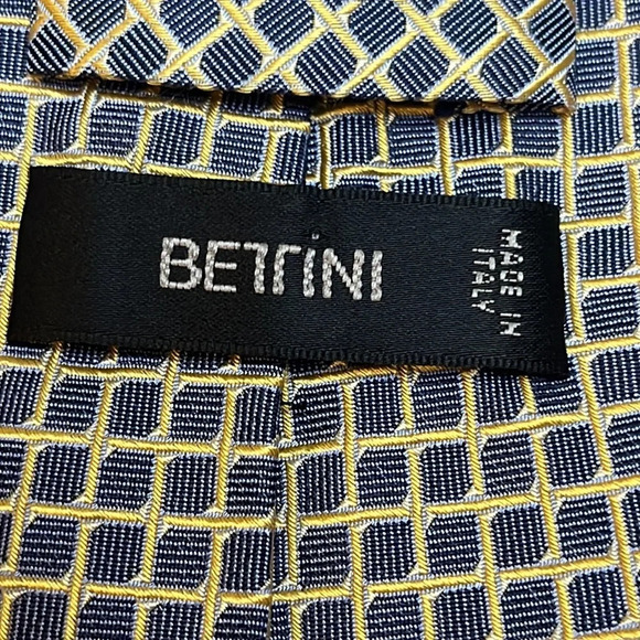 Betini squares 100% silk tie - Picture 7 of 7